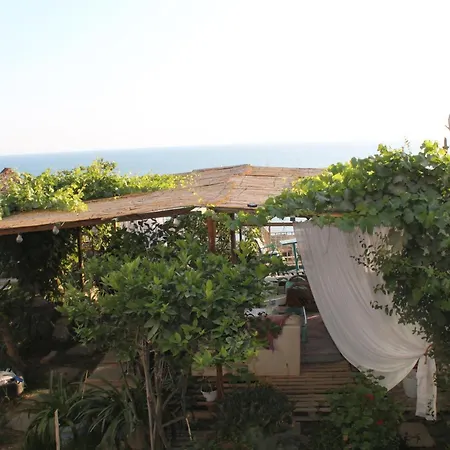 Beachfront Adriatic Sunset Apartman Durrës