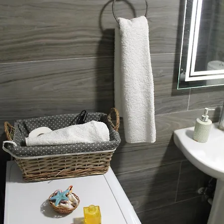 Beachfront Adriatic Sunset Apartman Durrës